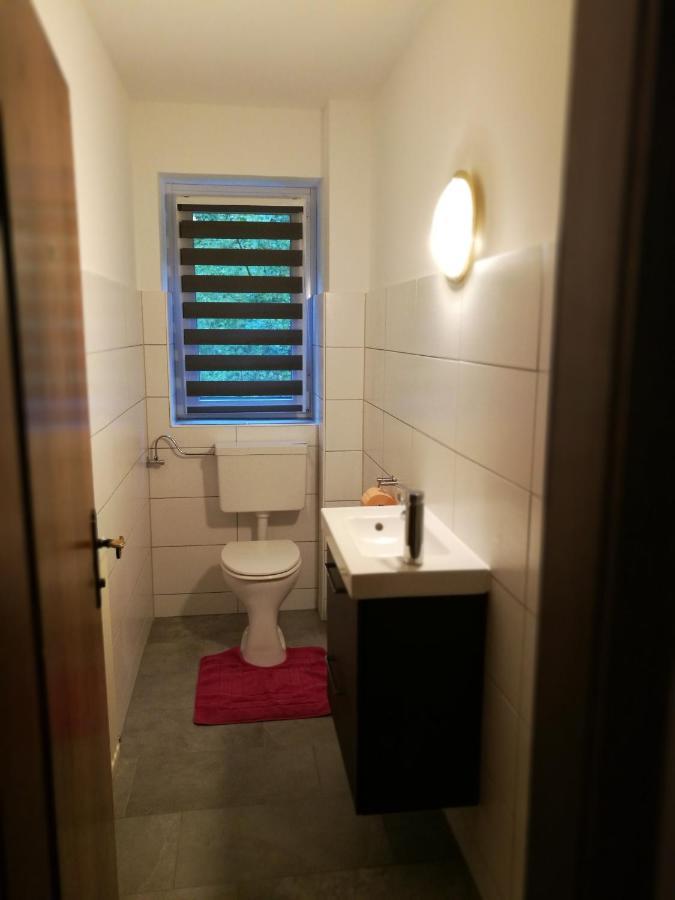 Gemuetliche Wohnung 10 Minuten Vom See Entfernt Целль-ам-Зе Экстерьер фото